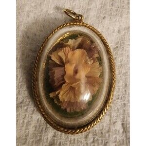 Vintage Dried Flowers in LUCITE Dome Reversible to GoldTone FILIGREE Pendant GuC